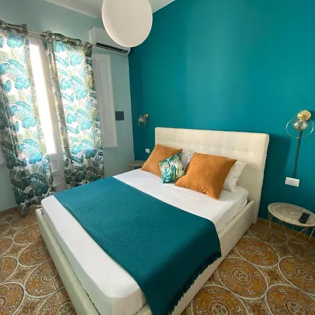 Piazza Mameli Bed & Breakfast 4*