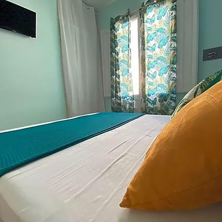 Piazza Mameli Bed & Breakfast Torre Lapillo